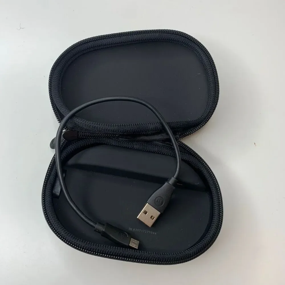 mophie Power Capsule 1,400 mAh Travel Case for earbuds